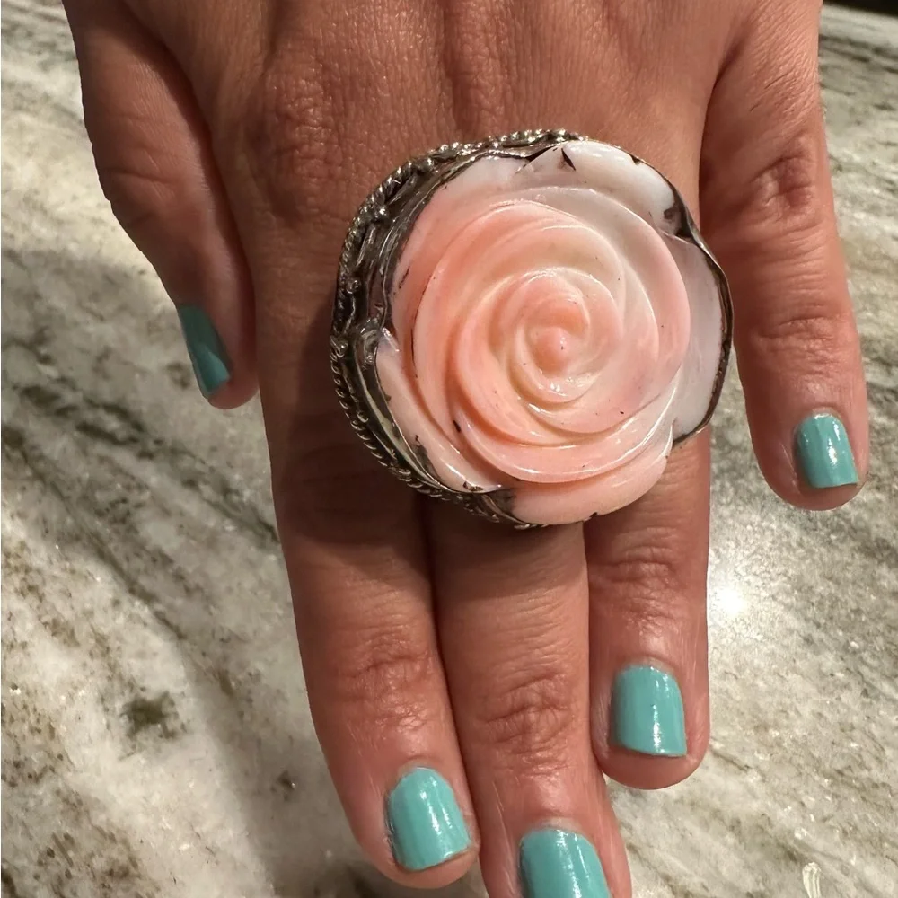 Ring - Picture 1 of 6